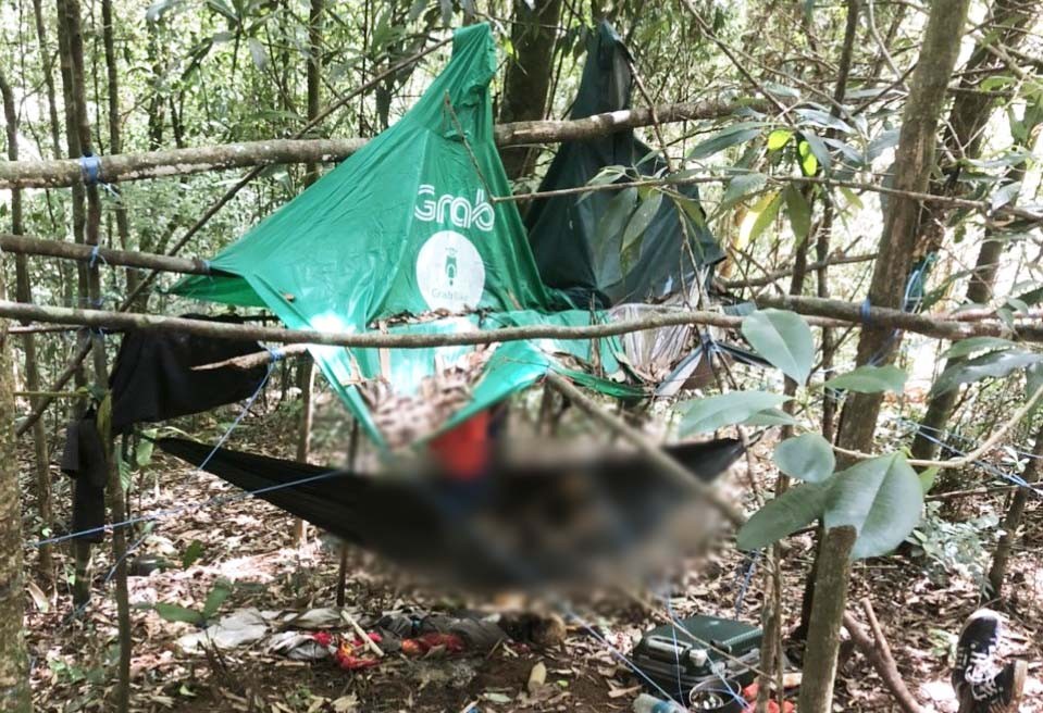 Thêm nhiều tình tiết mới ở hiện trường phát hiện 2 bộ xương khô bí ẩn giữa rừng sâu-2