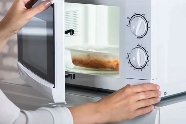 Top thực phẩm khiến não bộ già siêu nhanh, muốn 50 tuổi não vẫn như người 30 thì hãy hạn chế ăn!-4