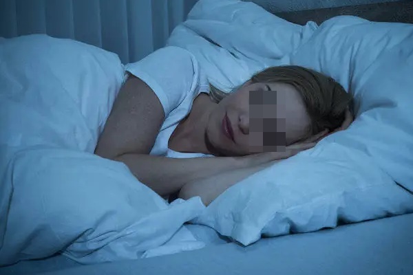 Người có tế bào ung thư trong cơ thể thường thấy 3 dấu hiệu xuất hiện vào ban đêm-4