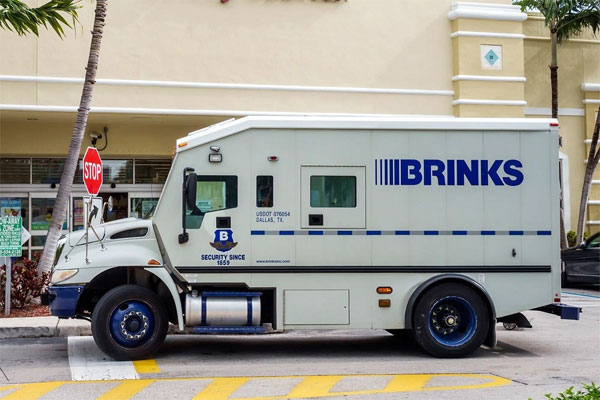 Bí ẩn vụ trộm lô trang sức giá hàng triệu USD trong lúc tài xế vẫn ngủ trên xe-1