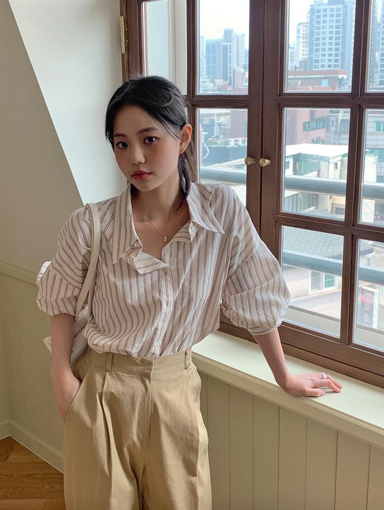 5 kiểu áo sơ mi nàng 30+ cần sắm ngay để mùa thu 2022 mặc đẹp hơn hẳn năm ngoái-13