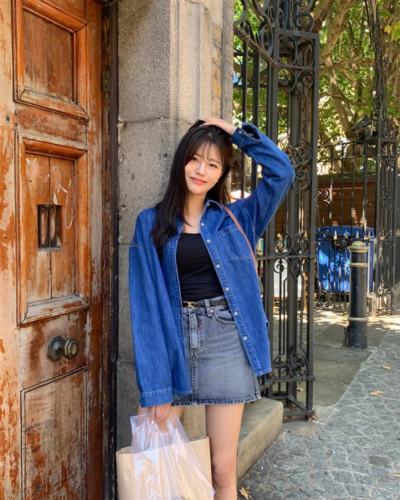 5 kiểu áo sơ mi nàng 30+ cần sắm ngay để mùa thu 2022 mặc đẹp hơn hẳn năm ngoái-15