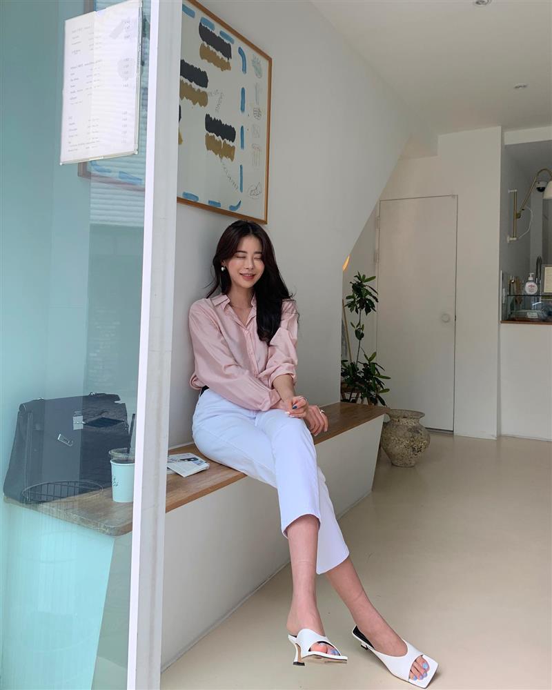 5 kiểu áo sơ mi nàng 30+ cần sắm ngay để mùa thu 2022 mặc đẹp hơn hẳn năm ngoái-21