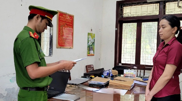 Bắt giam nguyên nữ nhân viên ngân hàng lừa đảo hơn 81 tỉ đồng-1