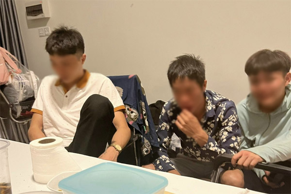 Bố nuôi lừa bán con sang Campuchia-2