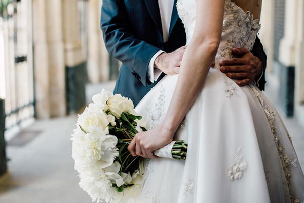 Cô dâu mất tích trước ngày cưới, chú rể chết lặng khi chứng kiến cảnh tượng trên giường-2