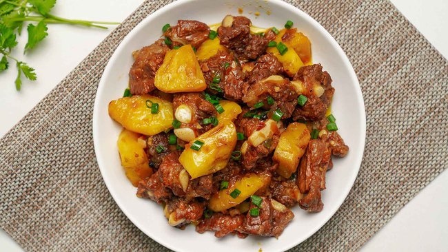 Sườn chua ngọt làm thế này thì thơm ngon lạ miệng hơn hẳn, nấu bao nhiêu cơm cũng hết!-1