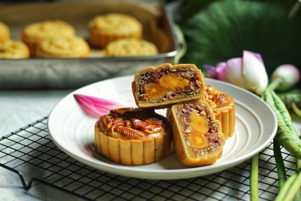 Bí quyết làm bánh Trung thu thập cẩm đơn giản tại nhà, cho mùa trăng thêm tròn vị-4