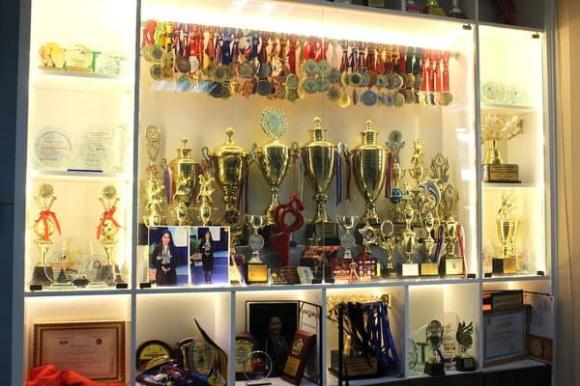 Choáng với nhà Khánh Thi - Phan Hiển: Ngay mặt tiền đường đắt đỏ, trung tâm dạy nhảy xịn xò và khu vườn trên cao đắt giá-3