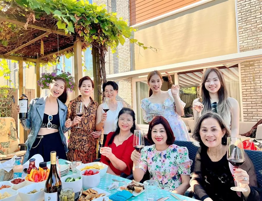 Khám phá không gian sống xanh mướt rộng 450m2 của nhạc sĩ Dương Khắc Linh ở Hà Lan-7