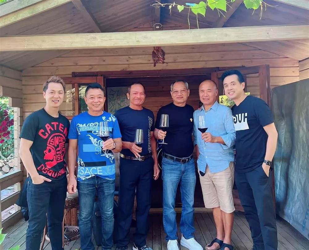 Khám phá không gian sống xanh mướt rộng 450m2 của nhạc sĩ Dương Khắc Linh ở Hà Lan-10