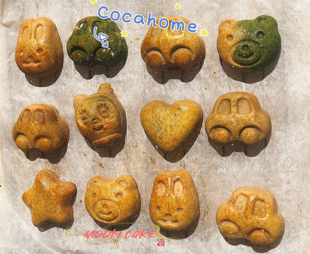 Cách làm bánh Trung thu nhân đậu xanh tạo hình dễ thương tại nhà cùng con-4