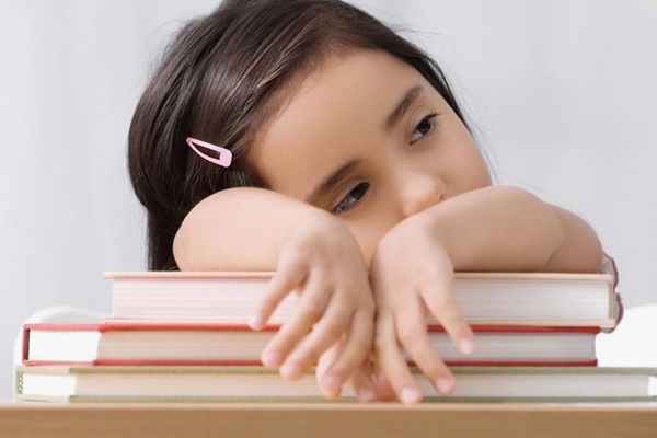 Tờ giấy với dòng chữ ‘con ghét mẹ’ của bé gái khiến nhiều người giật mình xót xa-3