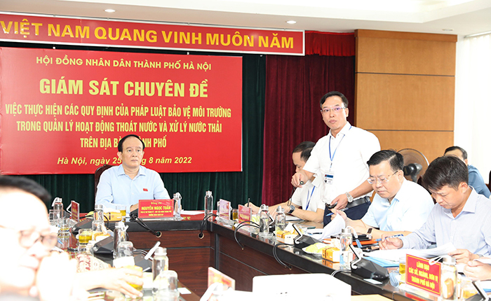 Giám sát chuyên đề việc thực hiện các quy định pháp luật trong hoạt động quản lý thoát nước và xử lý nước thải trên địa bàn quận Long Biên-2