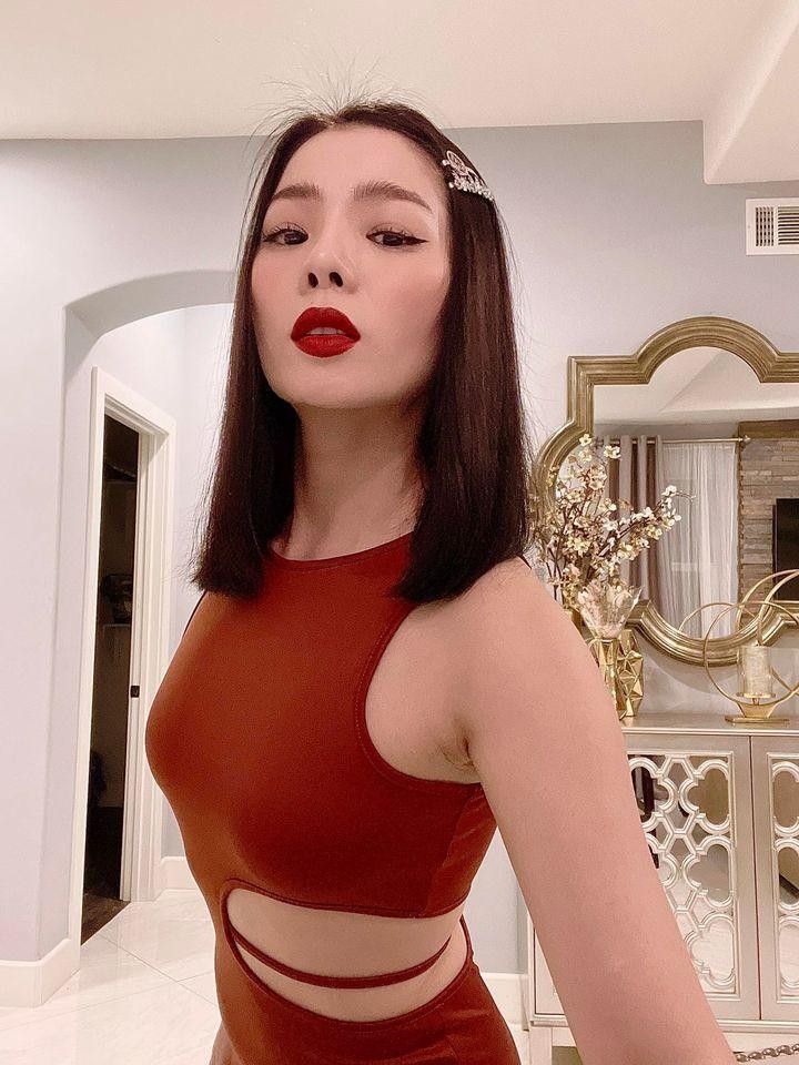 Tuổi 41 của Lệ Quyên: Chăm tập thể dục, body ngày càng nóng bỏng-5