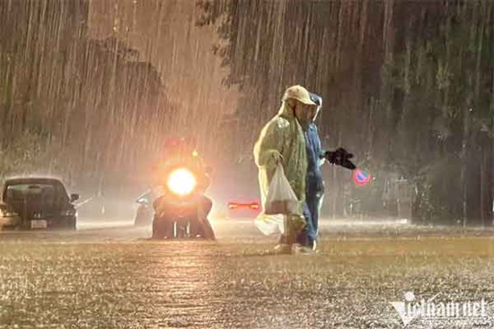 Dự báo thời tiết ngày 26/8: Bão số 3 suy yếu, Bắc và Trung Bộ mưa rất to
