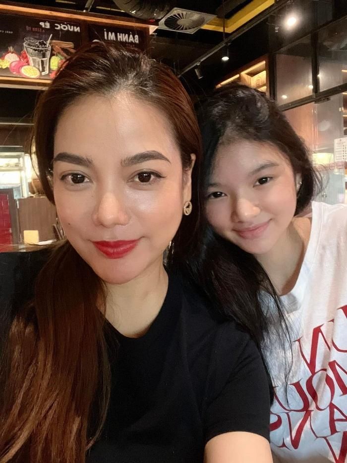 Con gái Trương Ngọc Ánh xinh như mộng ở tuổi trăng tròn, Hoa hậu tương lai là đây chứ đâu-2