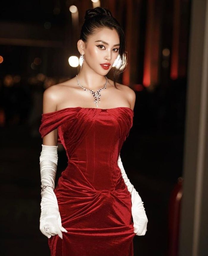 Hoa hậu Tiểu Vy sau 4 năm đăng quang thay đổi thế nào?-14