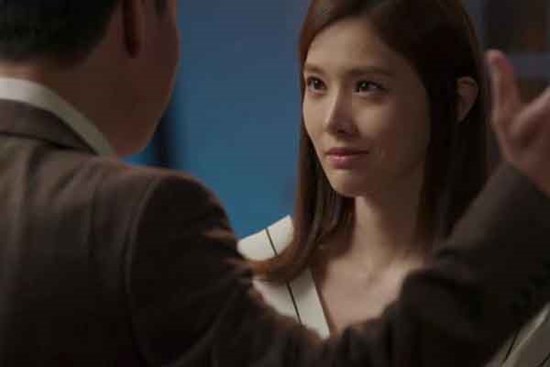 Chồng giám đốc và lời giải thích cho mối tình 'ngoài luồng' với thư ký khiến vợ cay đắng khóc lặng