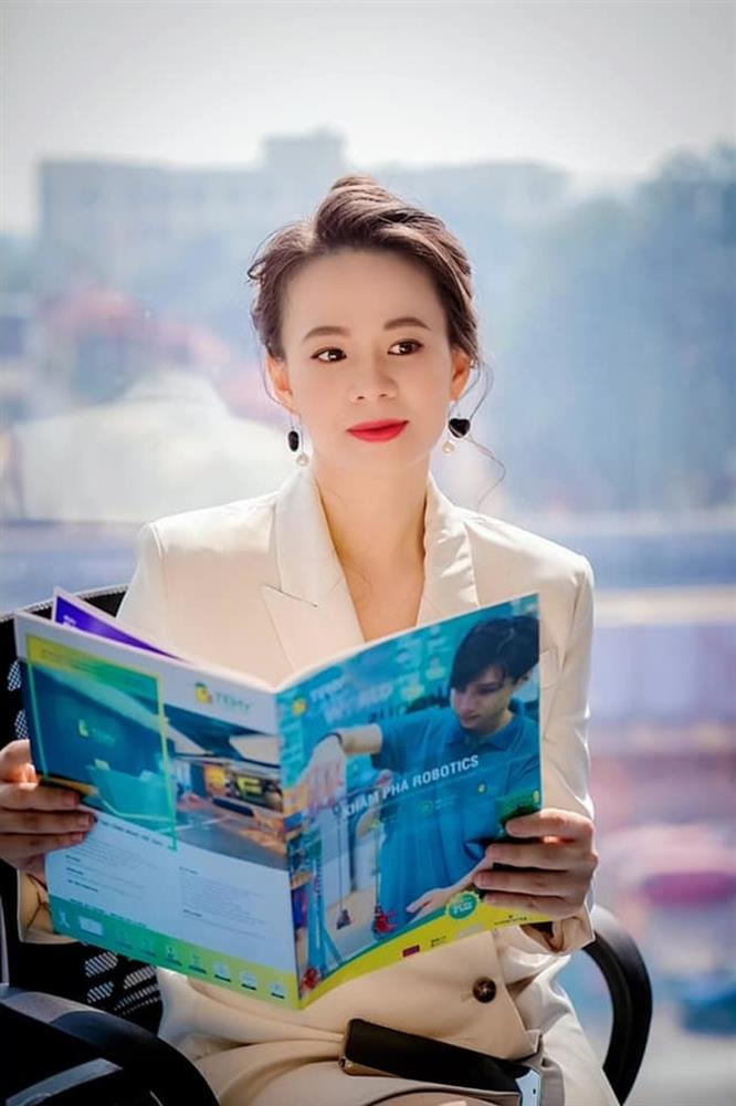 Bà xã kín tiếng của Shark Bình: Từng học ĐH Kinh tế Quốc dân, cùng chồng khởi nghiệp từ thời sinh viên-5
