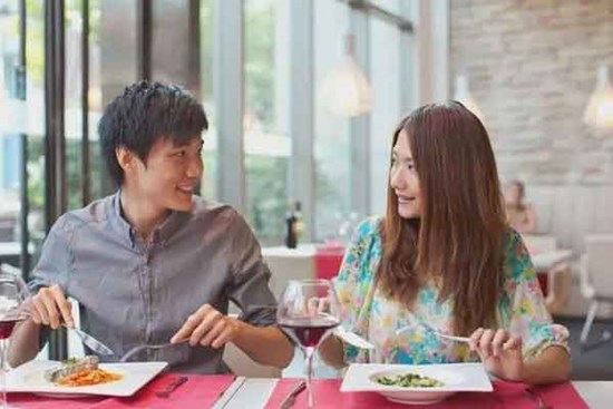 Chồng làm ăn chung với vợ cũ, tôi chỉ muốn ly hôn