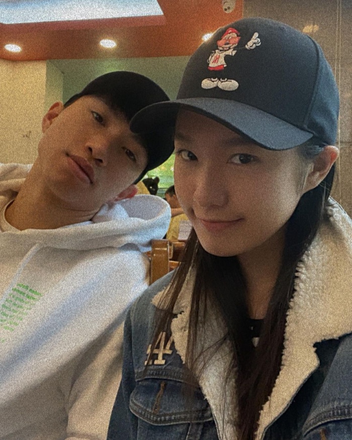 Để mặt mộc đi chơi cùng Đoàn Văn Hậu, Doãn Hải My than trời vì xấu-1