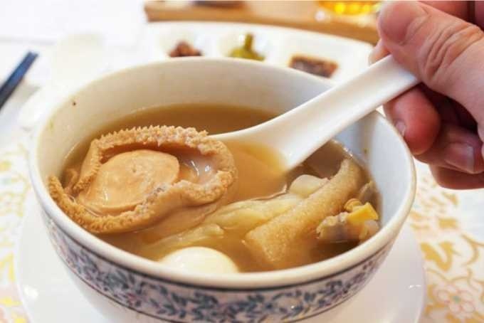 Học lỏm Phương Oanh cách làm bào ngư hầm đông trùng thuốc bắc siêu ngon để bồi bổ cho ông xã-3