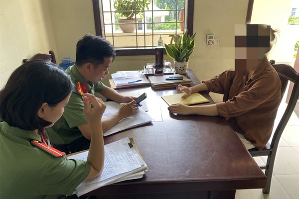 Thiếu nữ lên mạng xúc phạm CSGT rồi kêu gọi chia sẻ cho em-1