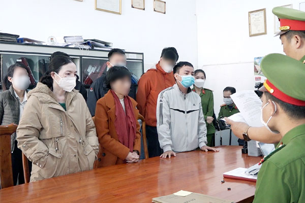 Mánh khóe ‘ăn chặn’ kit test bán lại cho Việt Á ở CDC Lâm Đồng-1