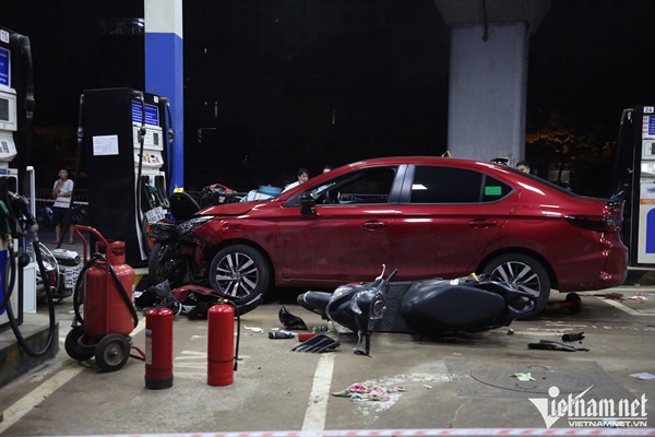 Bắt tạm giam tài xế uống bia tông 8 người bị thương trên đường Láng-1