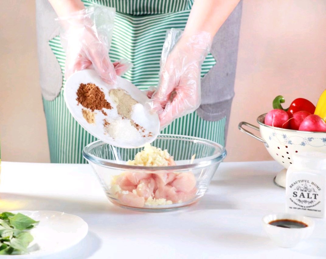 Vẫn là gà chiên, nhưng thêm loại lá quen thuộc này vào thì thơm ngon hơn hẳn-3