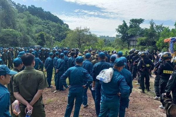 Vụ con rể truy sát gia đình vợ: Nghi phạm vào nhà dân xin thức ăn?-3