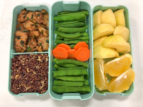 9x đi làm vì đam mê nấu lunchbox, đồ ăn healthy lành mạnh, chị em văn phòng hết lời khen ngợi - Ảnh 19.