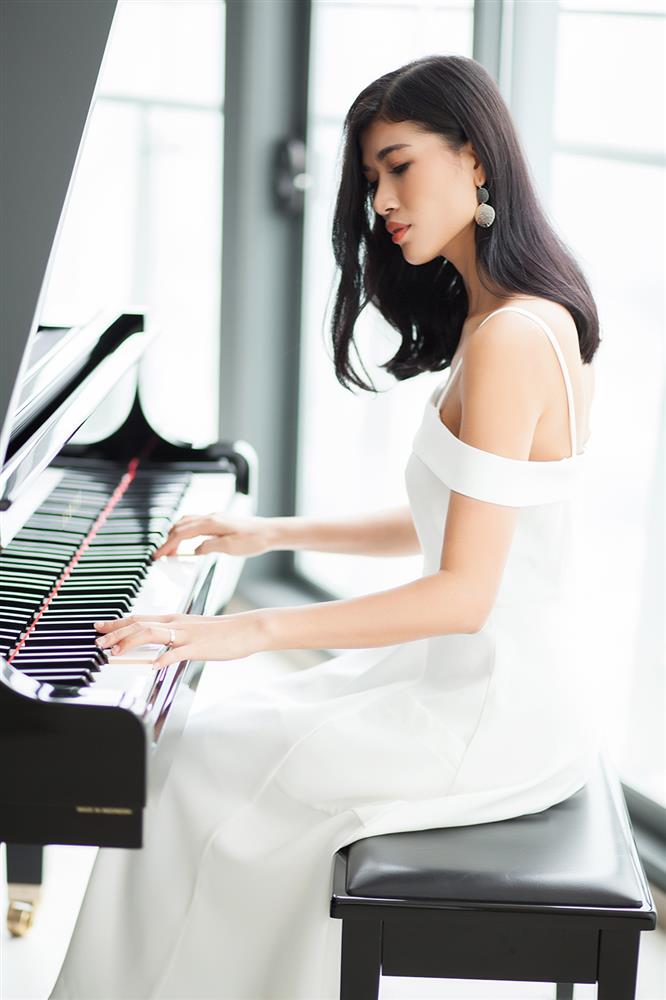 Cuộc sống tràn màu xanh thanh bình của người mẫu Trang Lạ và bác sĩ tài hoa-12