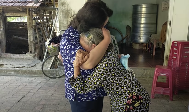 Cho con đi ở không lâu thì nhận tin con đã chết, 49 năm sau mẹ con ngỡ ngàng gặp lại nhau-7