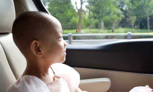 Cảnh sát giao thông điều dàn môtô khủng hộ tống bé gái bị ung thư đi quanh thành phố-2