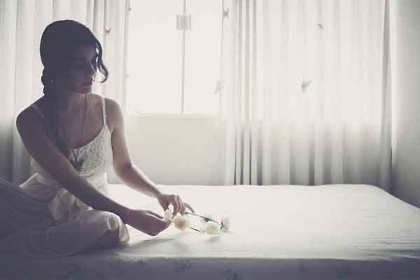 Phát hiện chồng ngoại tình nhờ một chiếc dây buộc tóc-1