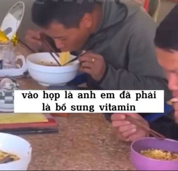 Có tài sản bạc tỷ, ngỡ ngàng ảnh bữa cơm của Quang Linh Vlog-8