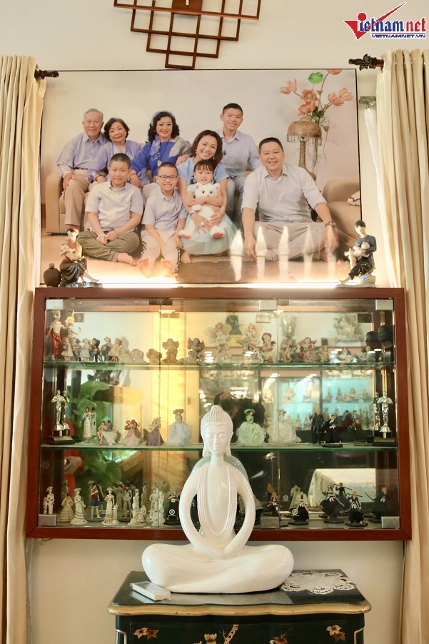Bức tượng trong ngôi nhà hơn 50 năm tuổi trưng bày hàng trăm tượng Phật của NSND Kim Cương có gì đặc biệt?-8