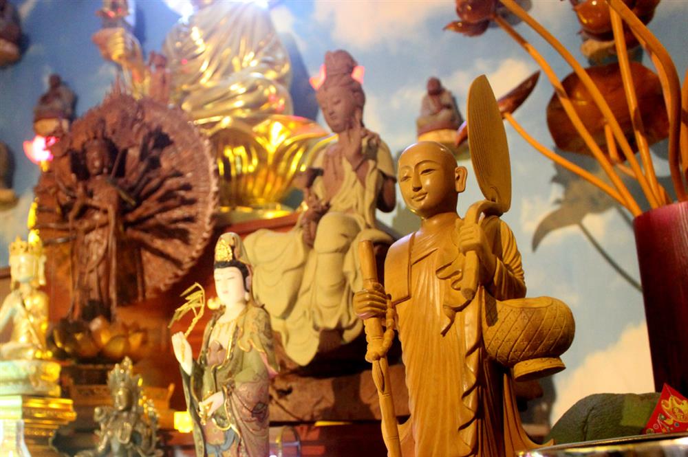 Bức tượng trong ngôi nhà hơn 50 năm tuổi trưng bày hàng trăm tượng Phật của NSND Kim Cương có gì đặc biệt?-11