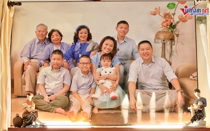 Bức tượng trong ngôi nhà hơn 50 năm tuổi trưng bày hàng trăm tượng Phật của NSND Kim Cương có gì đặc biệt?-13