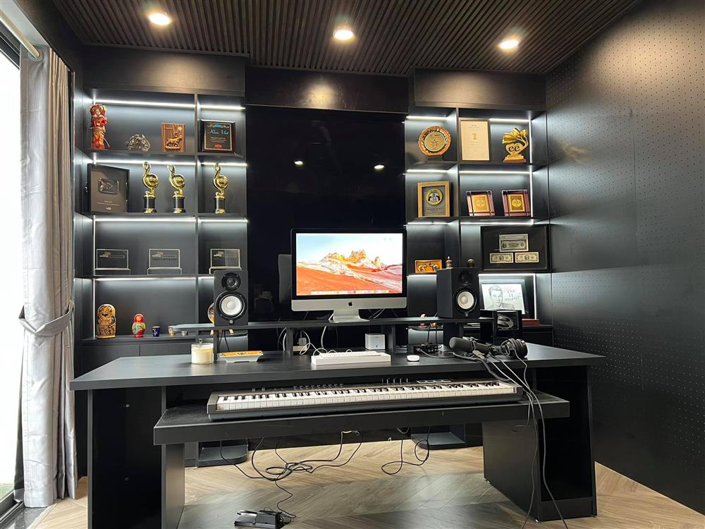 Hé lộ không gian sang trọng trong biệt thự triệu đô của ca sĩ Khắc Việt và vợ DJ xinh đẹp-12