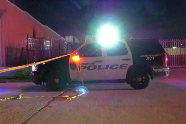 Mỹ: Phóng hỏa rồi xả súng bắn chết những người chạy ra-3