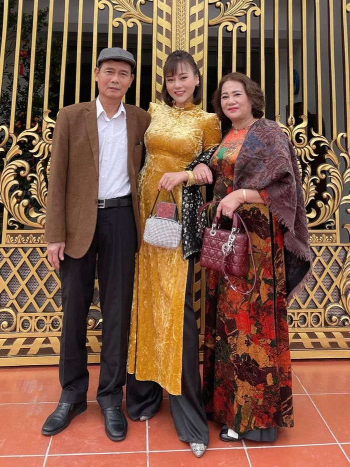 Nhiều lần bị bố mẹ giục cưới, diễn viên Phương Oanh nói gì?-6