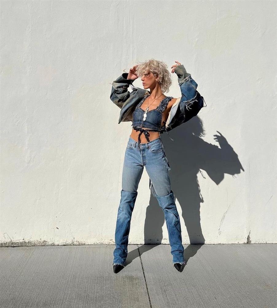 Mốt giày ống quần jeans kỳ quặc thành hot trend mùa thu-6