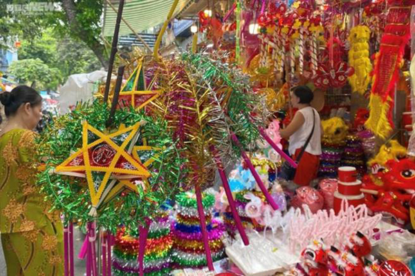 Vào đợt cao điểm, tiệm bánh trung thu vắng khách bất thường-3