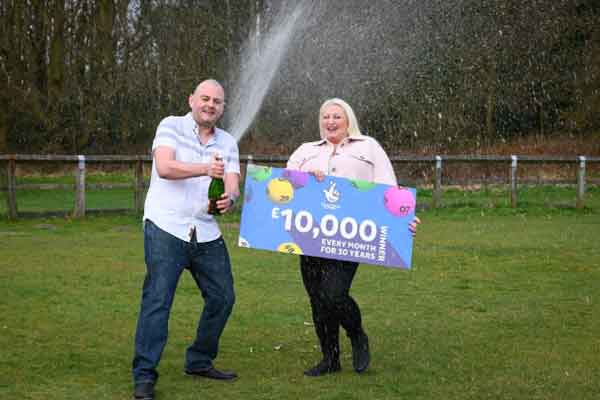 Theo đuổi 2 dãy số suốt 8 năm, người đàn ông được nghỉ hưu sớm nhờ trúng số 1 triệu USD-2