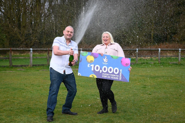 Trúng số hơn 98 tỷ đồng, người phụ nữ chia tay chồng sắp cưới-2