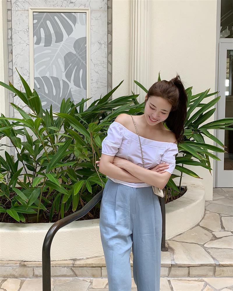 Xu hướng năm nay là mặc áo dáng lửng để trông thật trẻ trung và cao thêm 5 phân-2