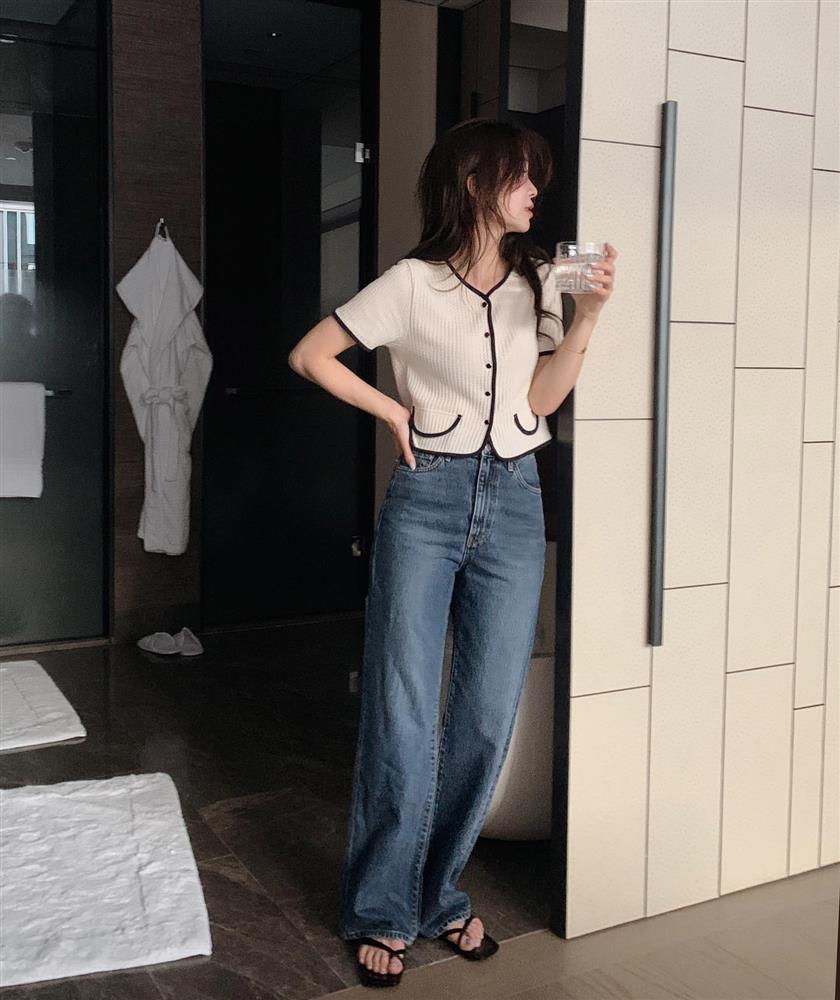 Xu hướng năm nay là mặc áo dáng lửng để trông thật trẻ trung và cao thêm 5 phân-5